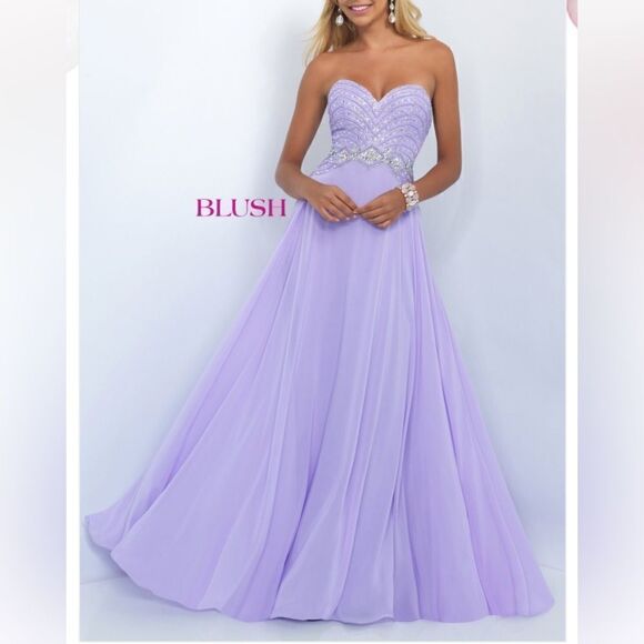 Blush Lavender Sweetheart Neckline Embellished Gown - Picture 1 of 16